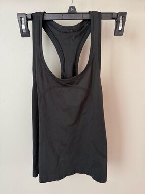 Lululemon Women’s Swiftly Tech Racerback Tank Top. Size 6. Black